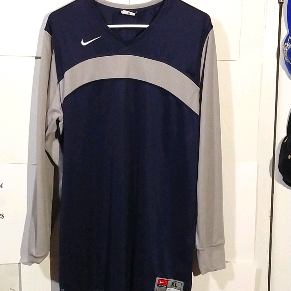 Vintage Nike Dri-FIT long sleeve shirt